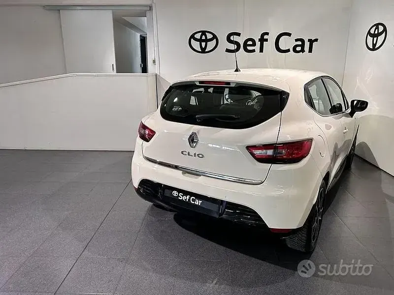 Usado Renault Clio IV 75 CV (55 kW) 2016 Beige Berlina