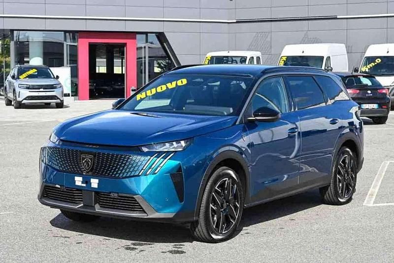Nuova Peugeot 5008 GT 136 CV (100 kW) 2025 Blu Monovolume