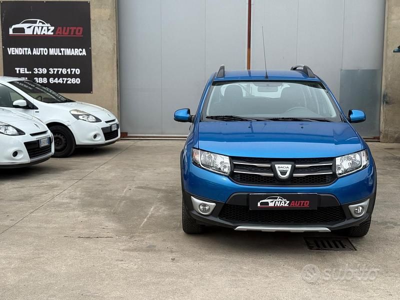 Usata Dacia Sandero Prestige 90 CV (66 kW) 2014 Blu Berlina