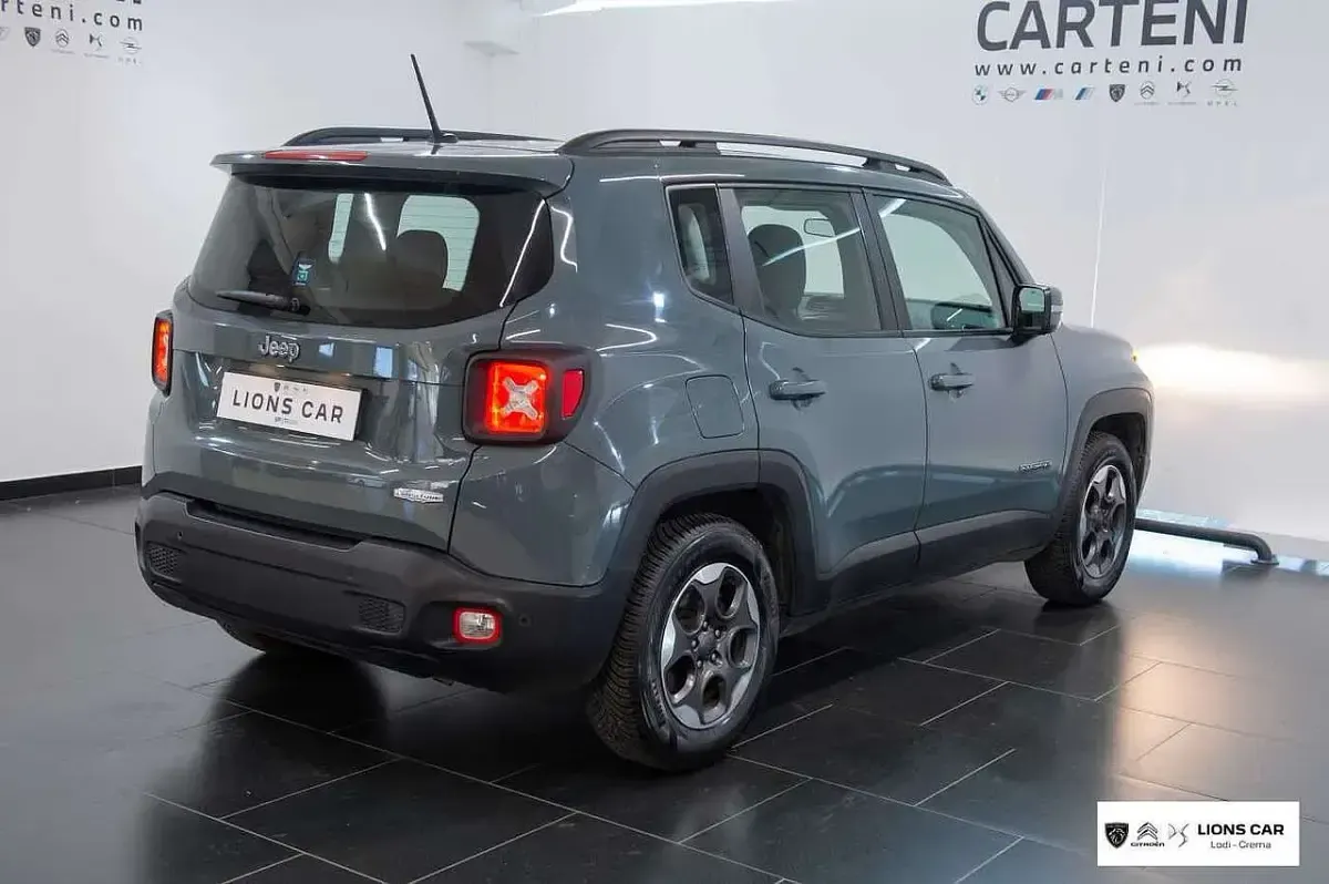 Usata Jeep Renegade Longitude 110 CV (80 kW) 2016 Grigio SUV