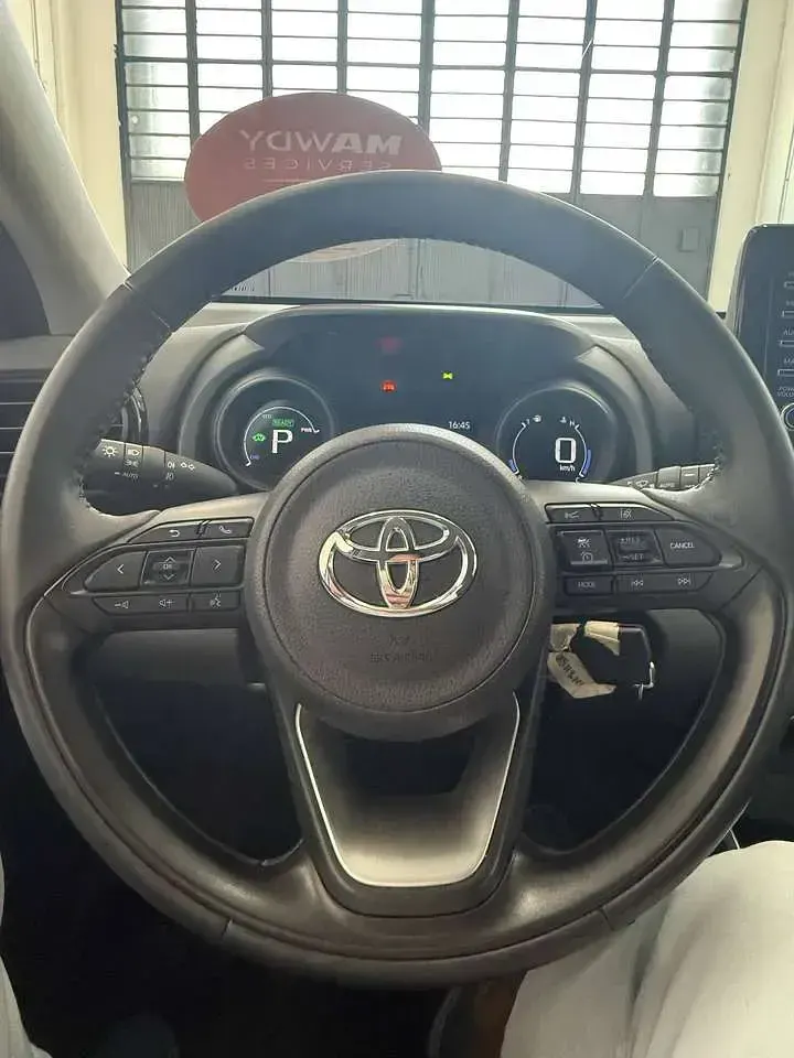 Second-hand Toyota Yaris Hybrid Trend 92 CP (67 kW) 2022 Alb Hatchback