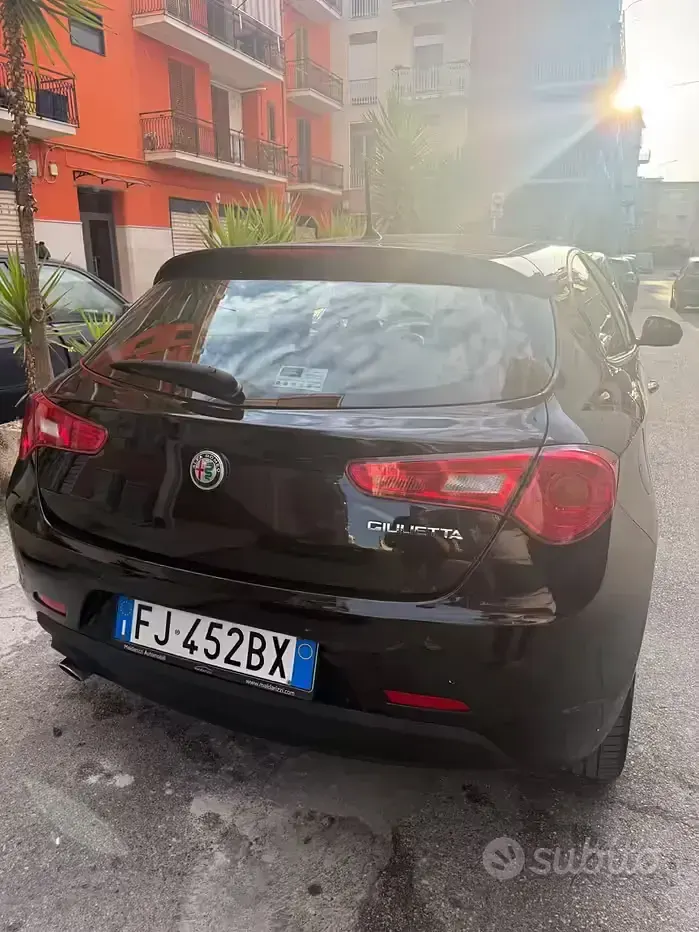 Usata Alfa Romeo Giulietta Super 120 CV (88 kW) 2017 Nero Utilitaria