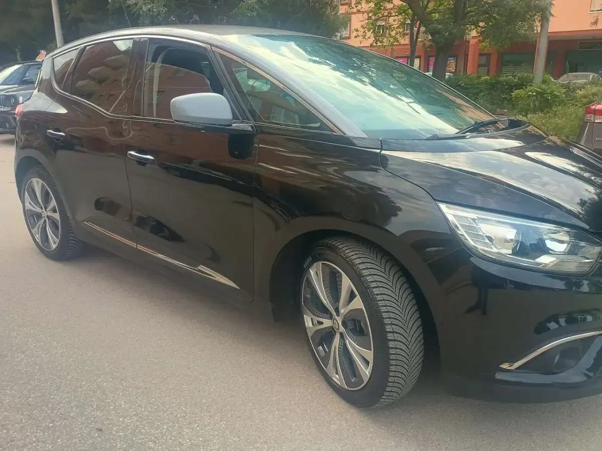 Usata Renault Scénic IV Intens 110 CV (80 kW) 2017 Other Monovolume