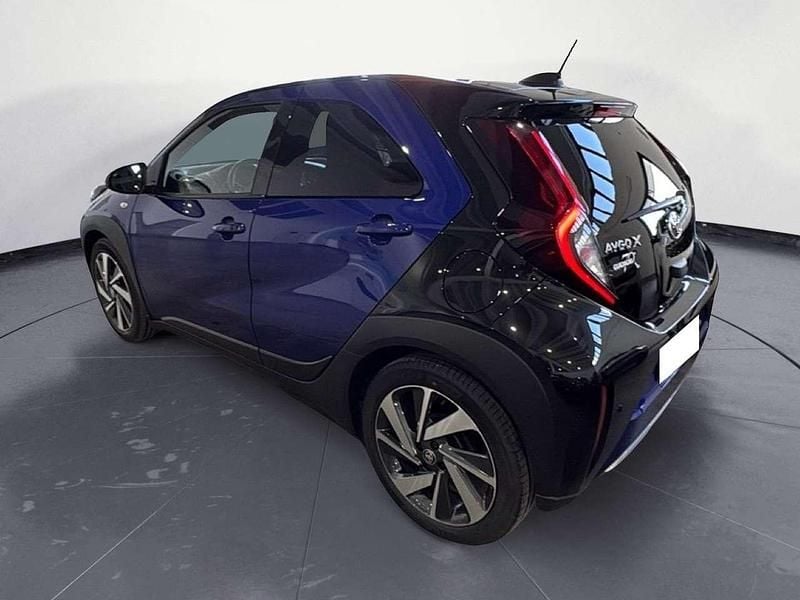 Usata Toyota Aygo X Lounge 72 CV (52 kW) 2022 Blu/azzurro SUV