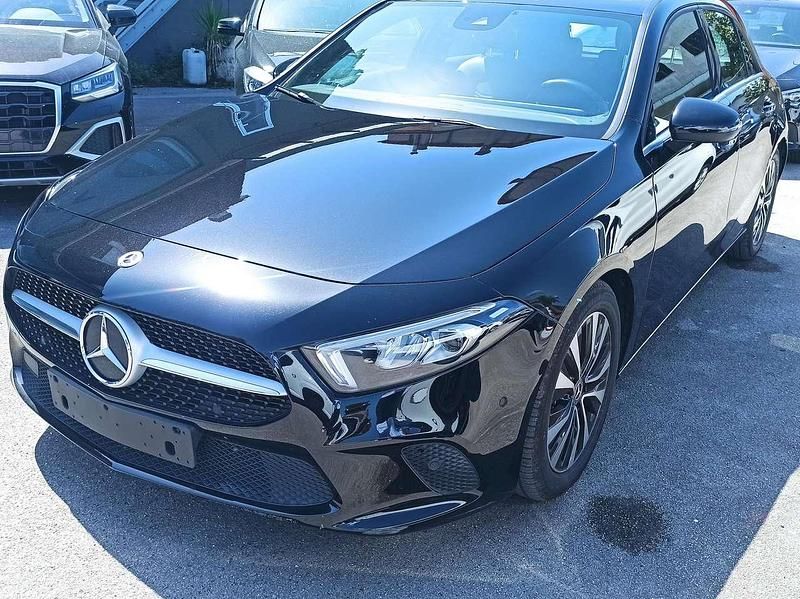 Usata Mercedes A180 116 CV (85 kW) 2022 Nero Berlina