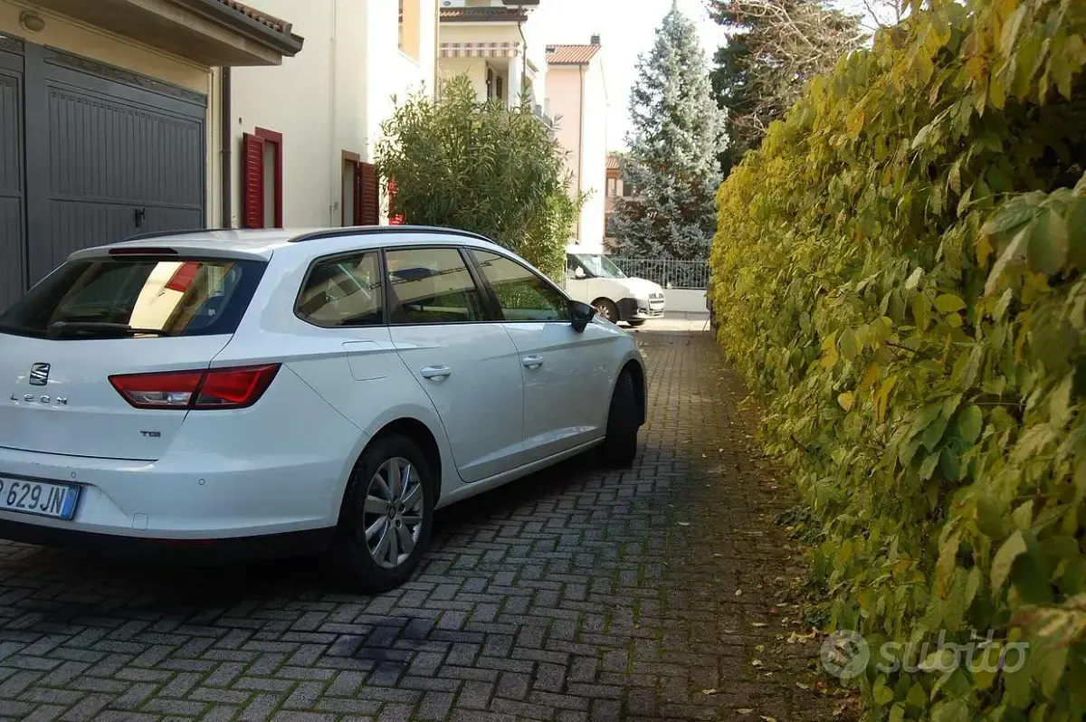 Usata Seat Leon 110 CV (80 kW) 2015 Station wagon