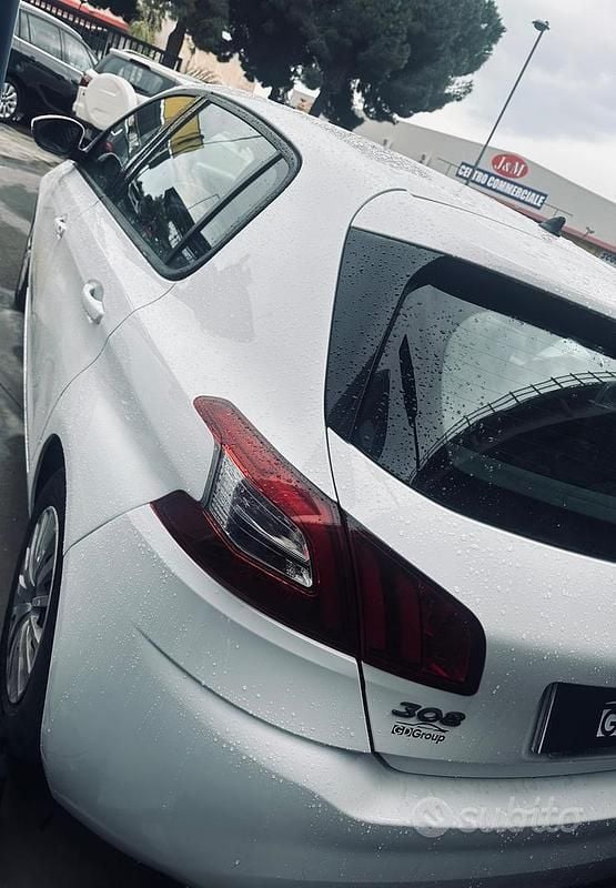 Usata Peugeot 308 Business-Line 92 CV (67 kW) 2014 Bianco Berlina