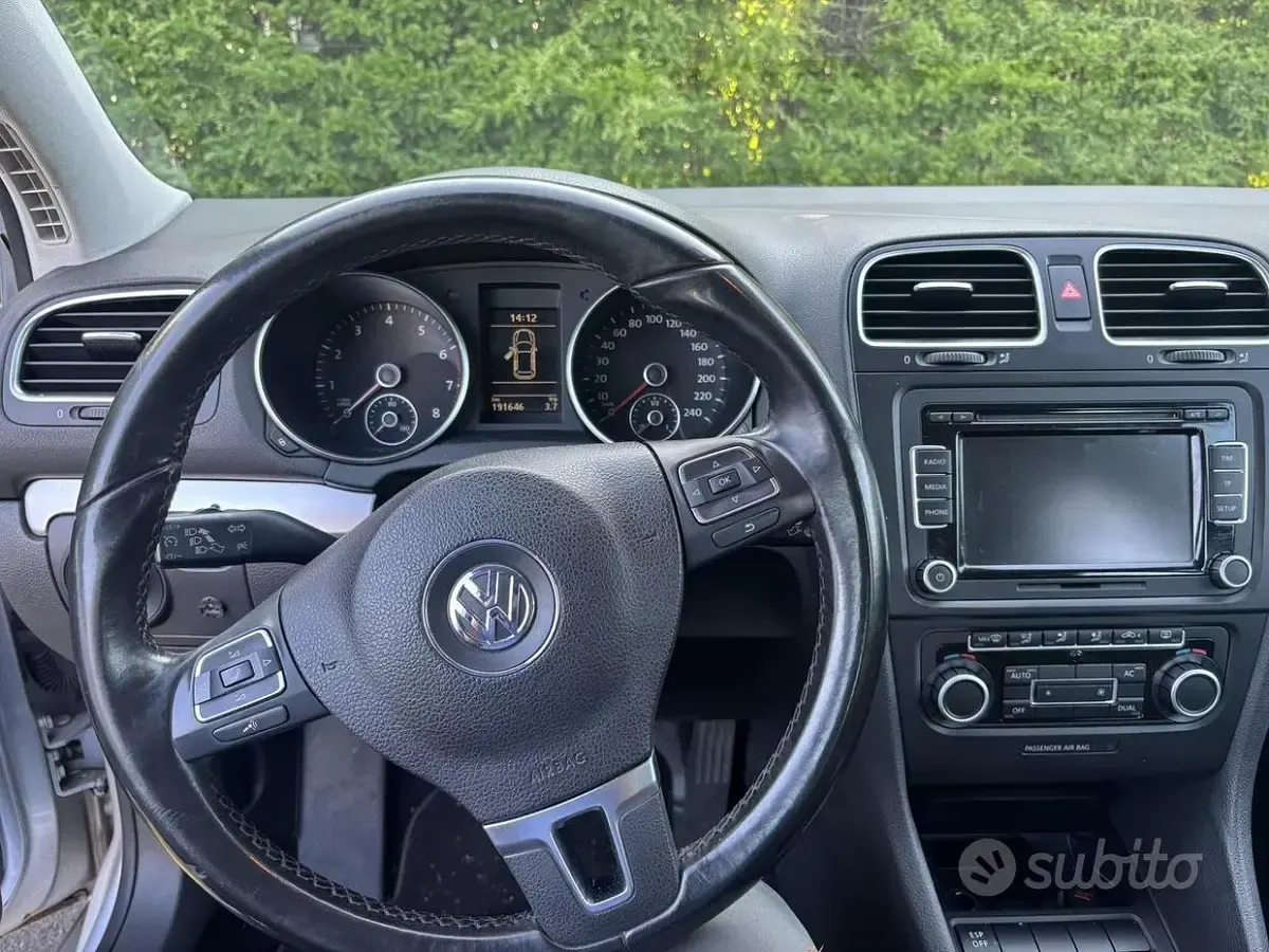 Usata VW Golf VI 122 CV (89 kW) 2010 Grigio Utilitaria