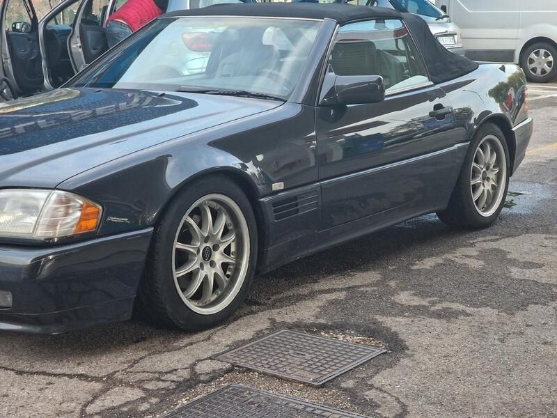 Usata Mercedes SL320 231 CV (169 kW) 1991 Nero Cabrio