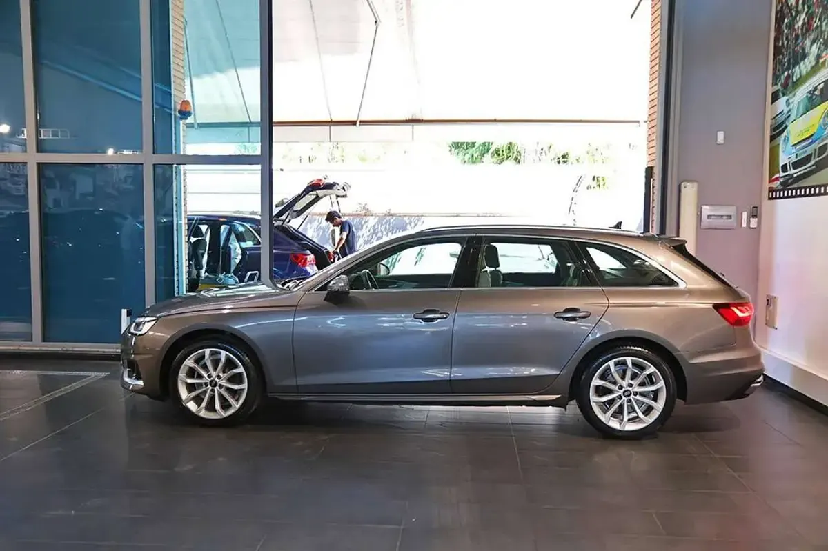 Usata Audi A4 Advanced Plus 136 CV (100 kW) 2022 Grigio Station wagon