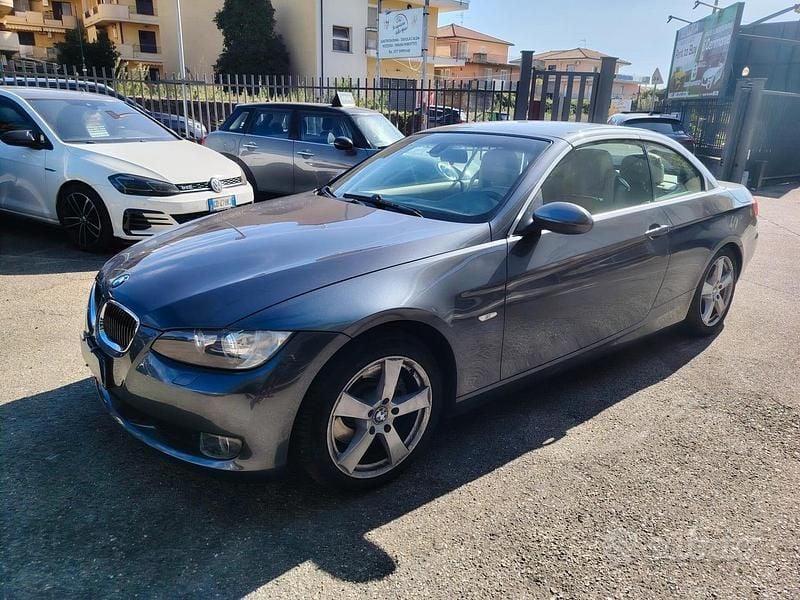 Usata BMW 325 Efficient Dynamics 197 CV (144 kW) 2007 Grigio Cabrio