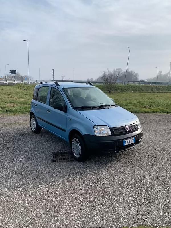Usata Fiat Panda 77 CV (56 kW) 2010 Blu Utilitaria