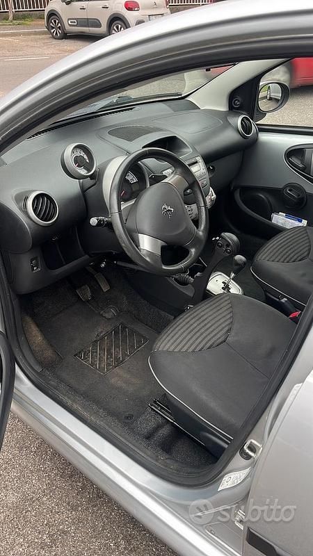 Usata Peugeot 107 68 CV (50 kW) 2013 Grigio Utilitaria