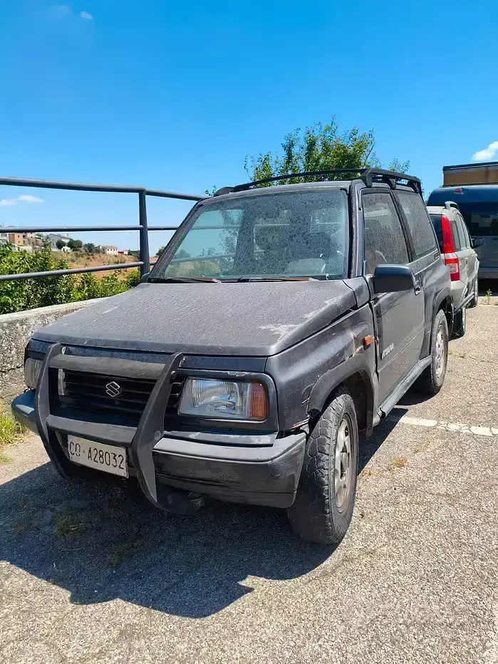 Usata Suzuki Vitara 75 CV (55 kW) 1990 Nero SUV