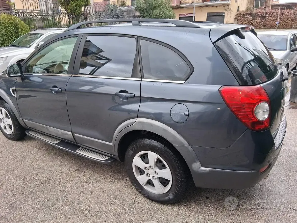 Usata Chevrolet Captiva LS 150 CV (110 kW) 2007 Bluazzurro SUV