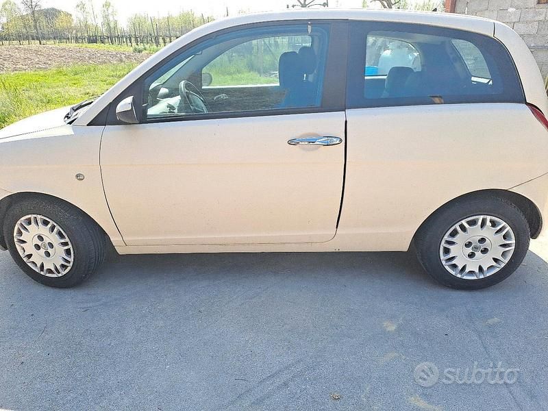 Usata Lancia Ypsilon 80 CV (58 kW) 2005 Utilitaria