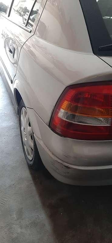 Usata Opel Astra Club 101 CV (74 kW) 1999 Argento Berlina
