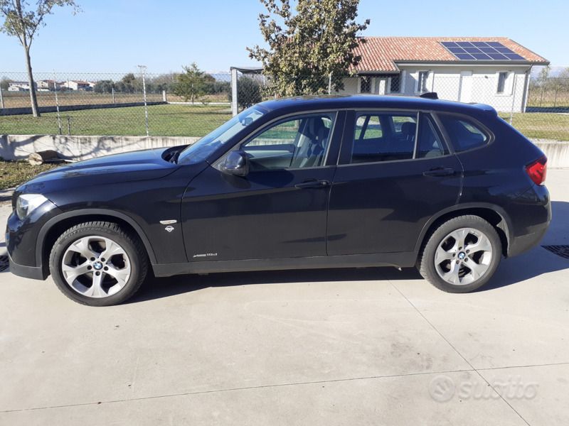 Nero Usata 2012 BMW X1 SUV | 11.500 € (Cara) - Immagine 1/4