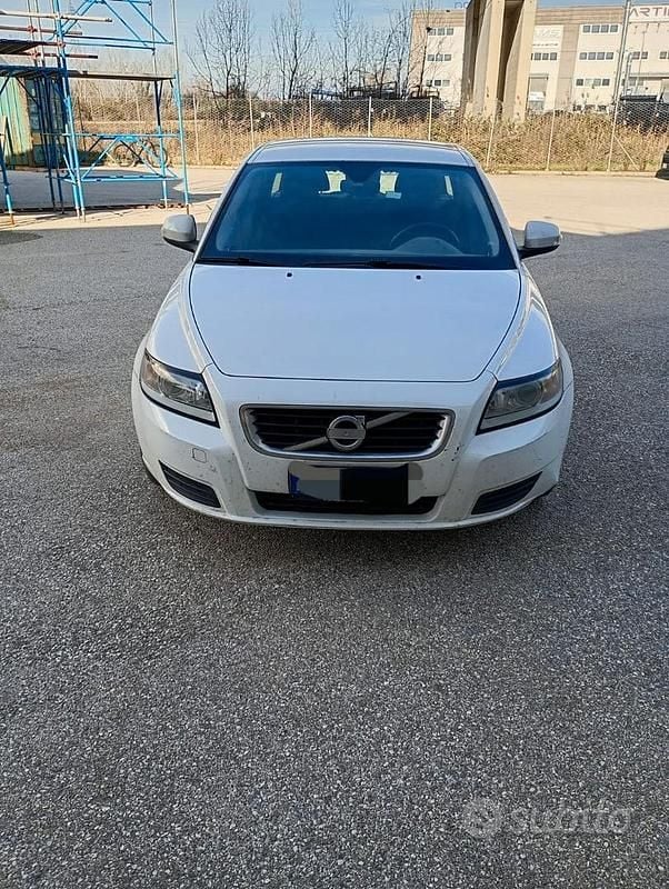 Usata Volvo V50 109 CV (80 kW) 2010 Bianco Station wagon