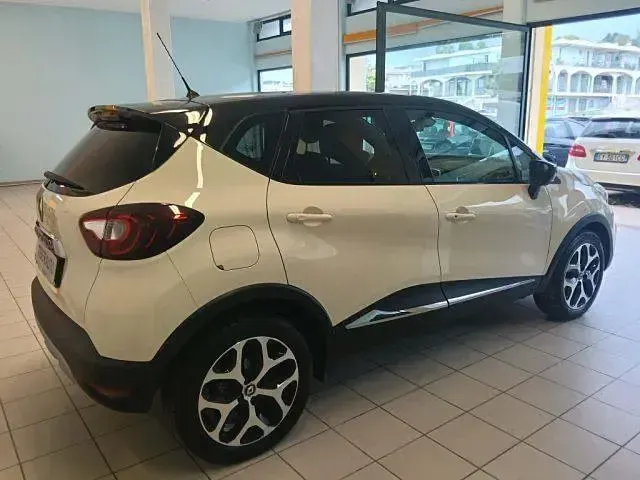 Usata Renault Captur 90 CV (66 kW) 2019 Beige SUV