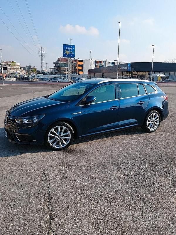 Usata Renault Mégane GrandTour 115 CV (84 kW) 2018 Blu Station wagon