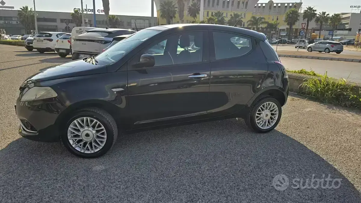 Usata Lancia Ypsilon 85 CV (62 kW) 2013 Utilitaria