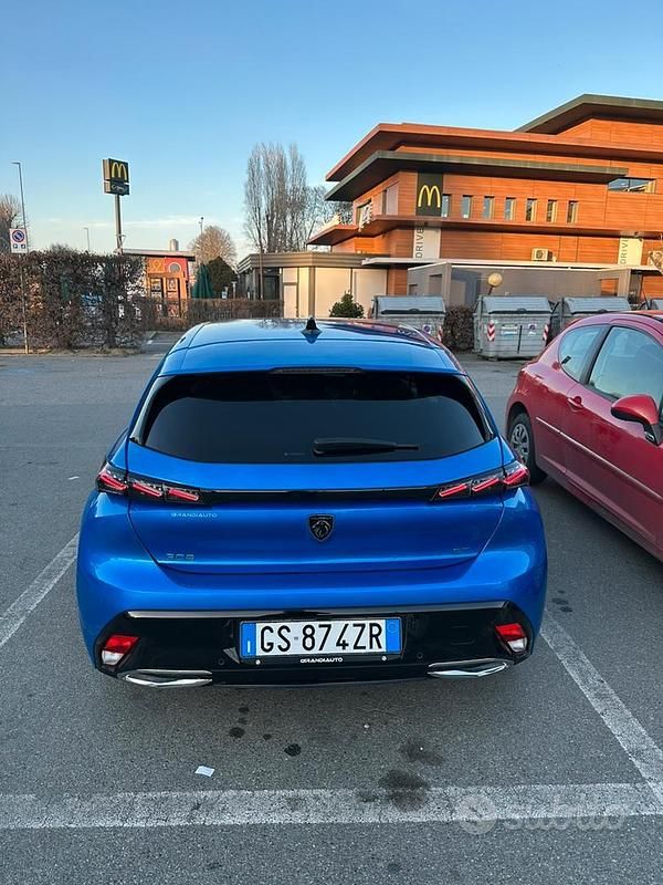 Usata Peugeot 308 GT 131 CV (96 kW) 2024 Blu Berlina