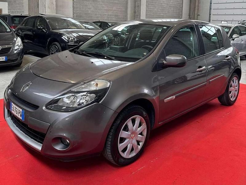 Usata Renault Clio III 75 CV (55 kW) 2010 Grigio Berlina