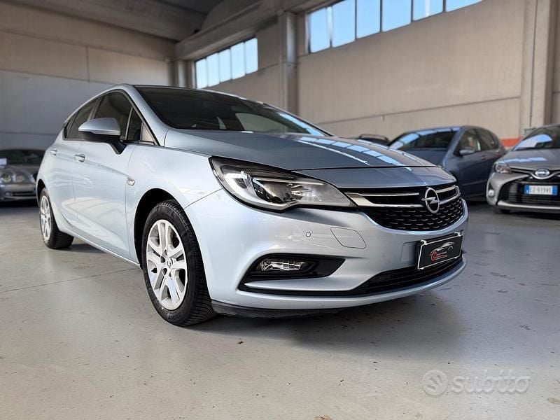 Usata Opel Astra Innovation 110 CV (80 kW) 2016 Blu Berlina