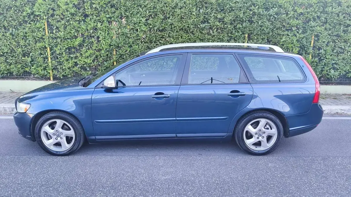 Usata Volvo V50 109 CV (80 kW) 2010 Blu/azzurro Station wagon