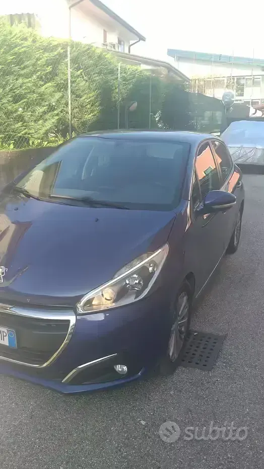 Usata Peugeot 208 75 CV (55 kW) 2017 Utilitaria