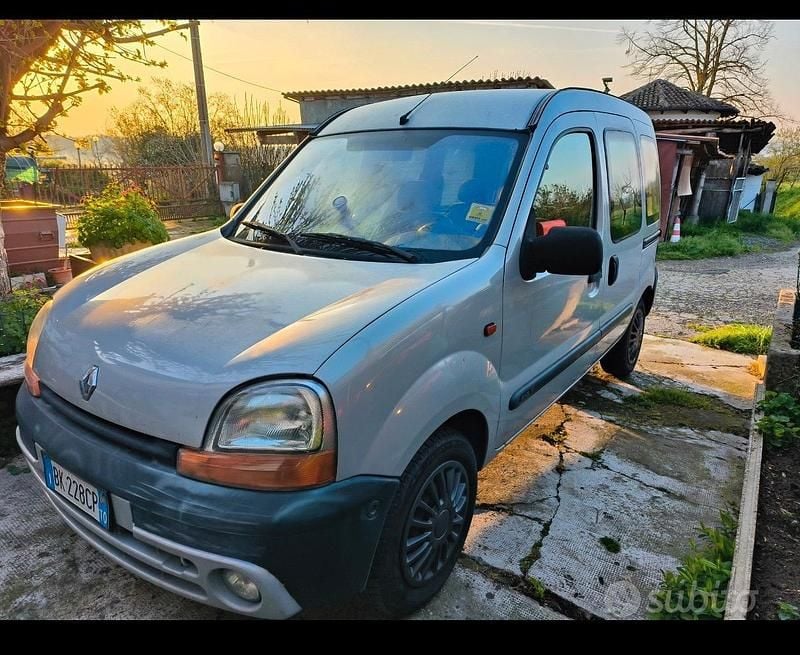 Grigio Usata 2000 Renault Kangoo Station wagon | 3500 € - Immagine 1/4