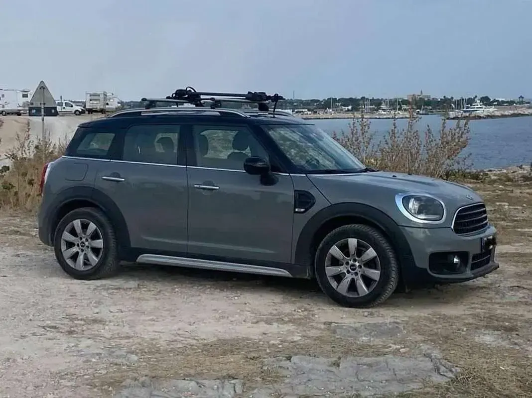 Usata Mini One Countryman 102 CV (75 kW) 2018 Grigio SUV