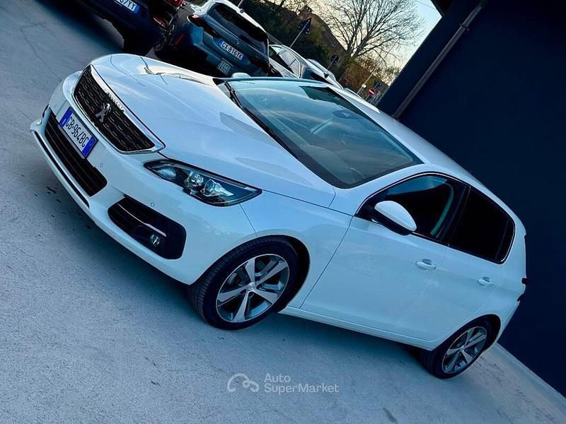 Other Usata 2020 Peugeot 308 Allure Tre volumi | 15.900 € (Molto cara) - Immagine 1/4