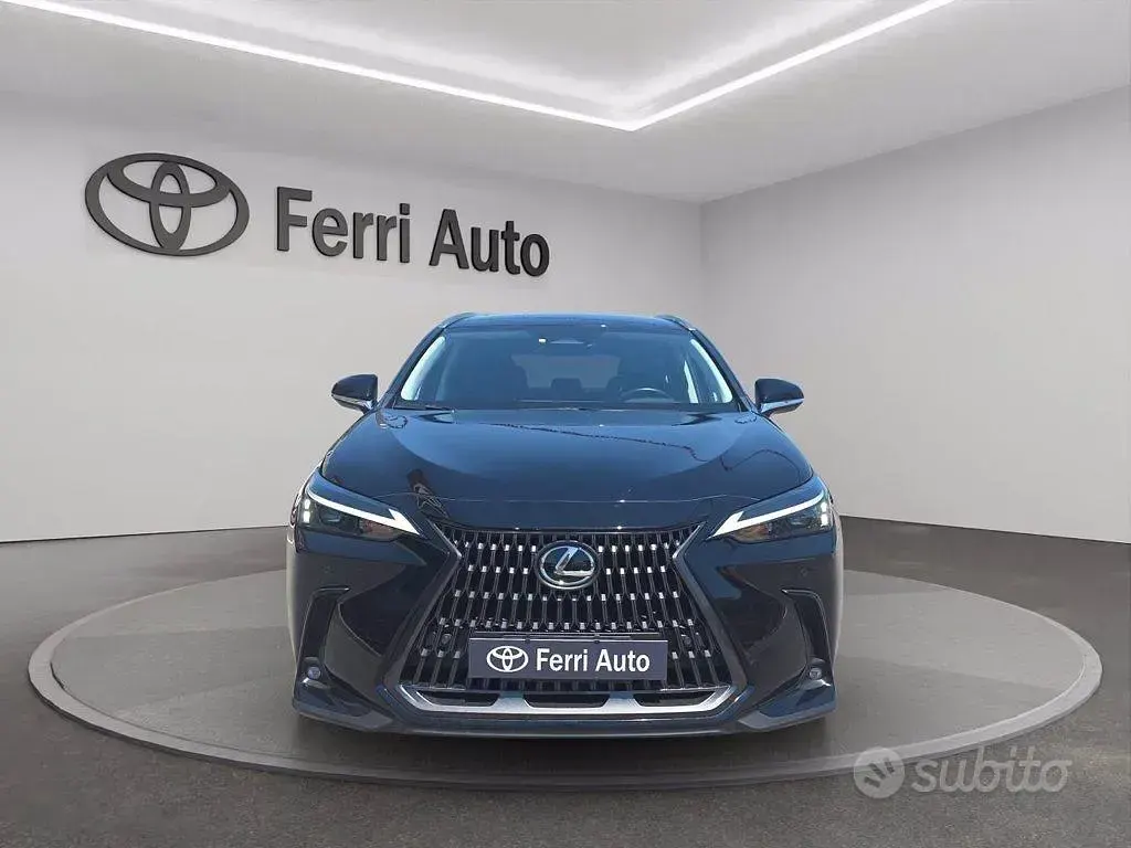 Usata Lexus NX450h+ 309 CV (227 kW) 2024 Nero SUV
