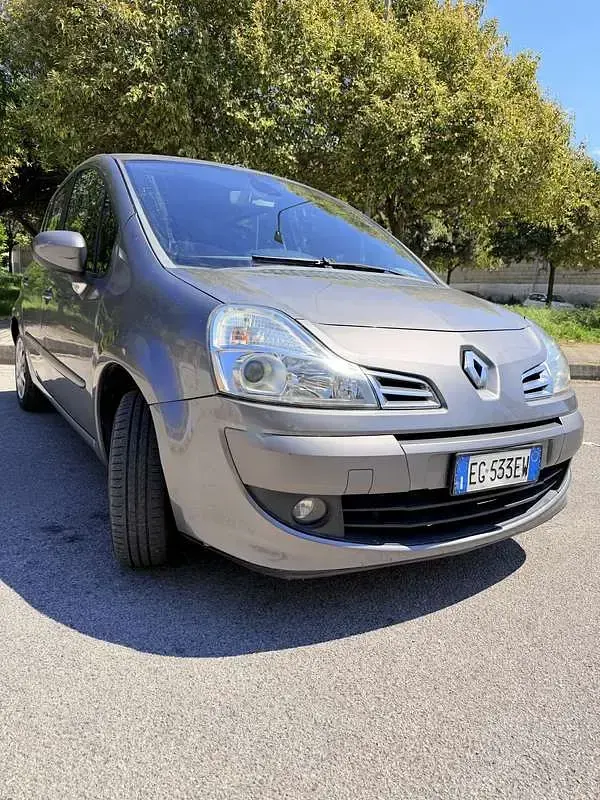 Usata Renault Modus Dynamique 75 CV (55 kW) 2011 Monovolume