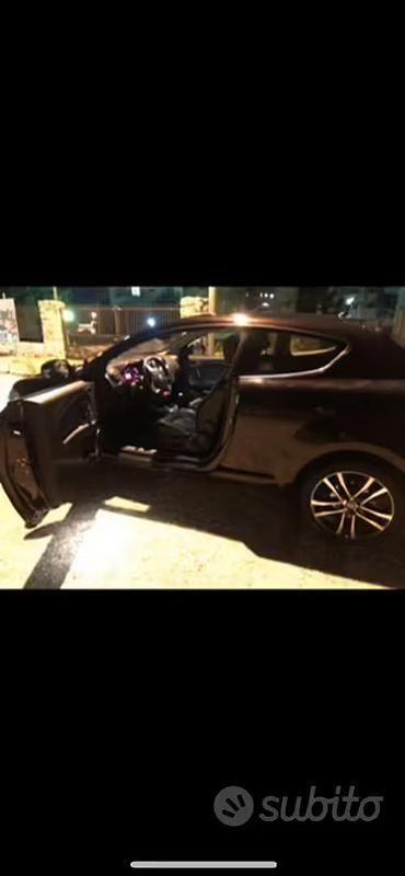 Usata Alfa Romeo MiTo 95 CV (69 kW) 2010 Nero Utilitaria