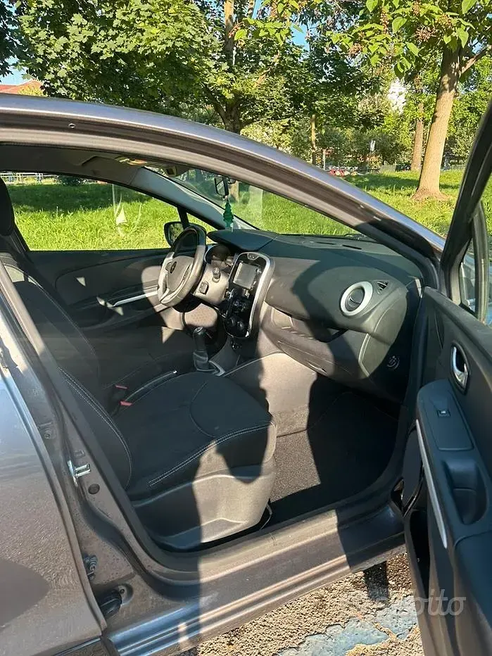 Usata Renault Clio 90 CV (66 kW) 2016 Grigio Utilitaria