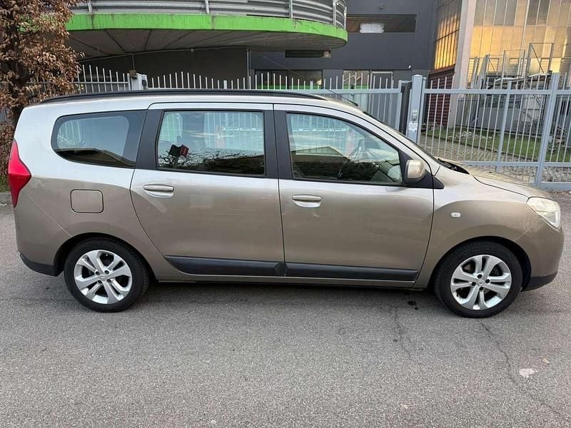 Usata Dacia Lodgy Lauréate 110 CV (80 kW) 2012 Grigio Monovolume