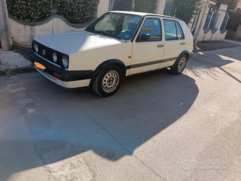 Usata 1990 VW Golf II Due volumi | 700 € - Immagine 1/4