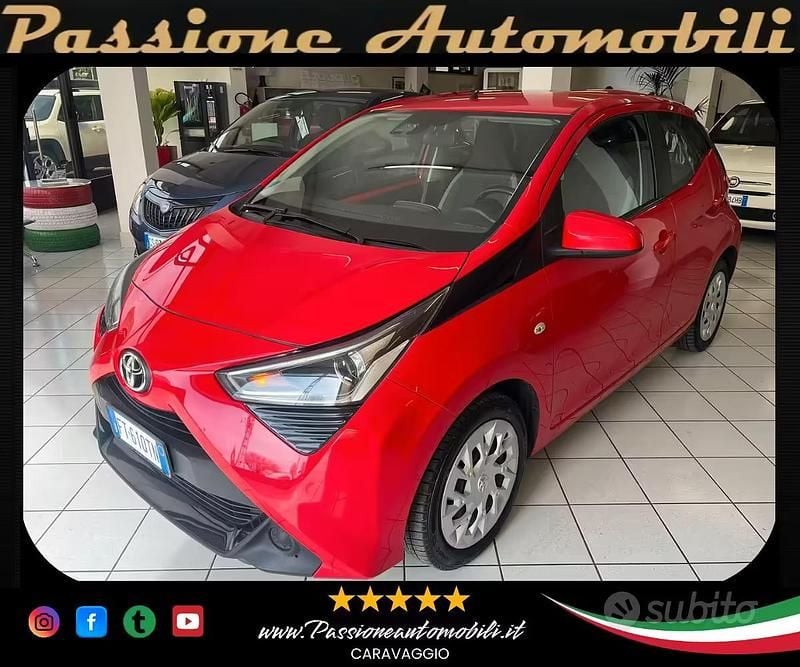 Usata Toyota Aygo X-clusiv 72 CV (52 kW) 2019 Rosso Utilitaria