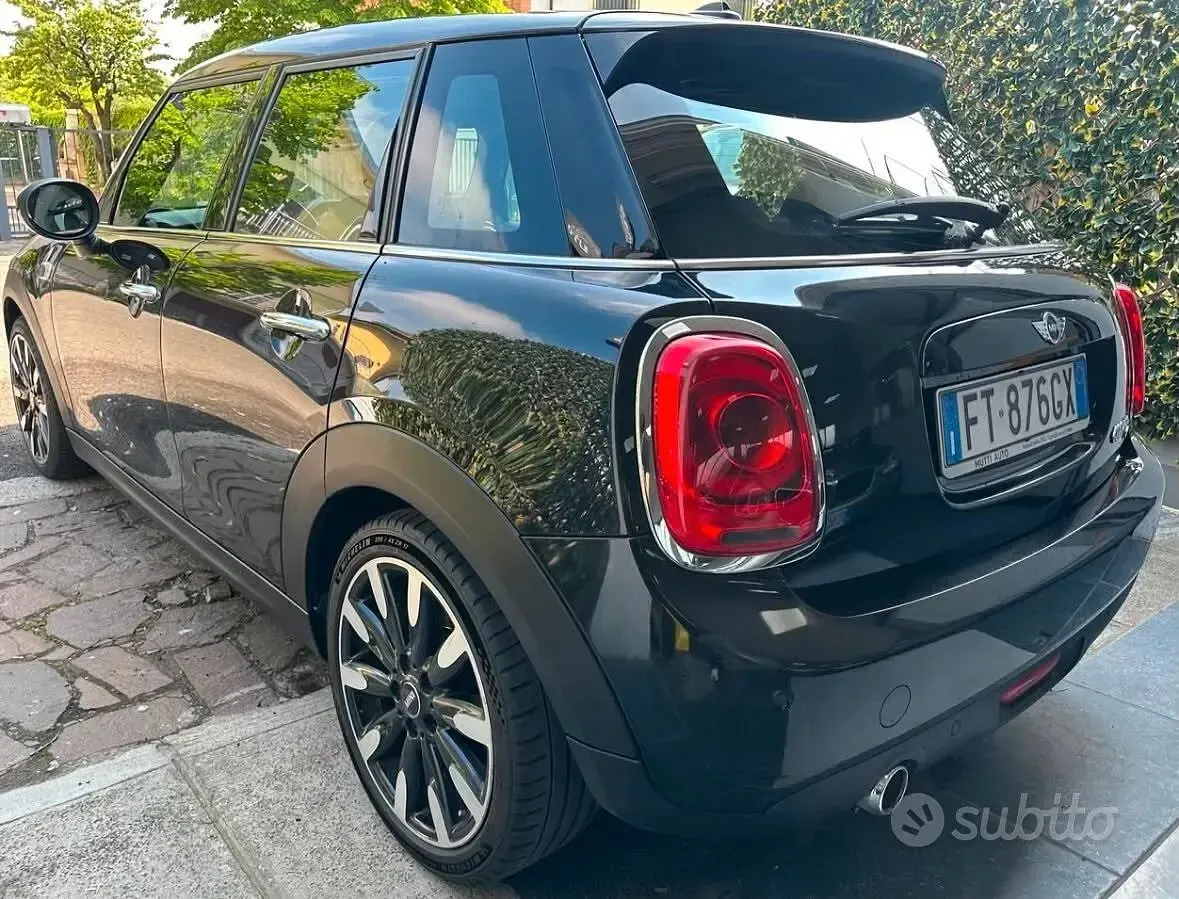 Usata Mini Cooper D Hype 116 CV (85 kW) 2018 Nero Utilitaria