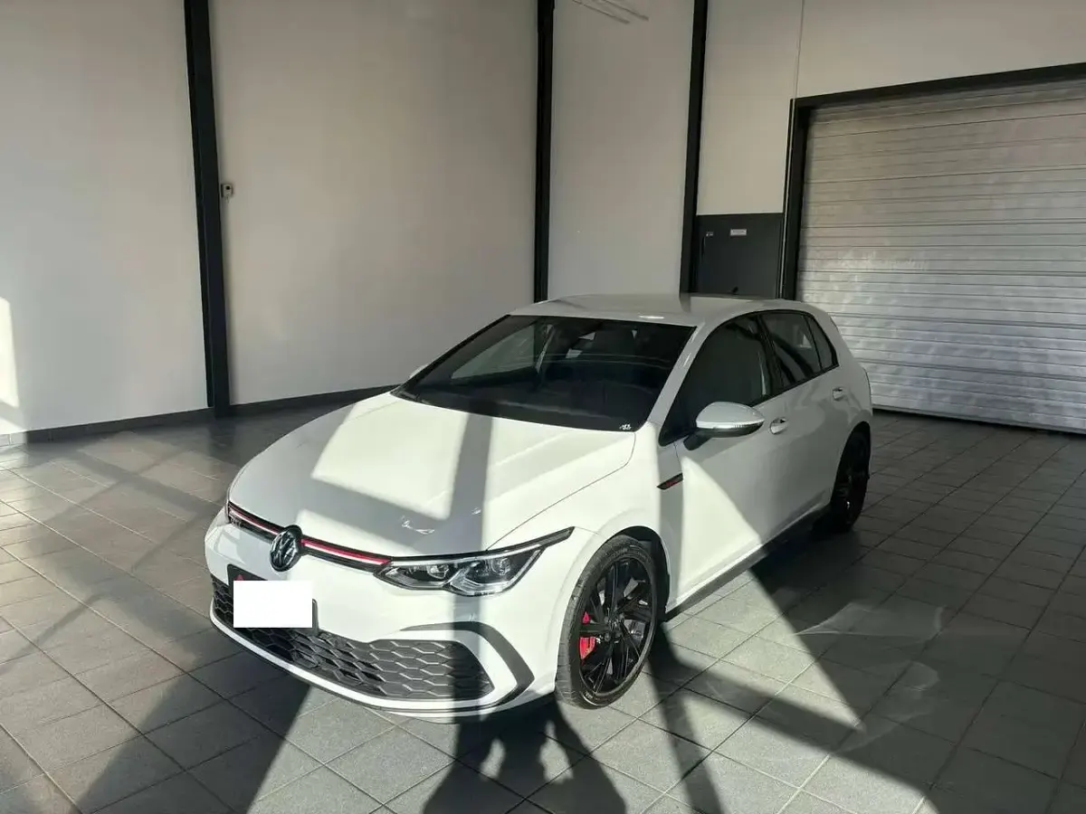 Usata VW Golf VIII GTI 245 CV (180 kW) 2024 Bianco Berlina