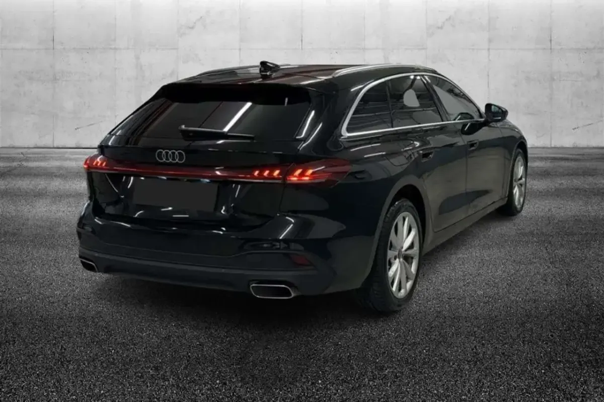 Usata Audi A5 Business 150 CV (110 kW) 2025 Nero Station wagon