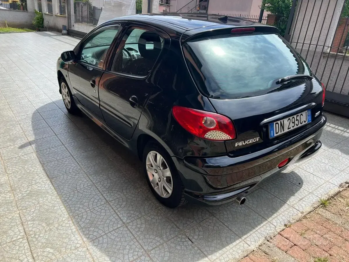 Usata Peugeot 206 75 CV (55 kW) 2008 Nero Berlina
