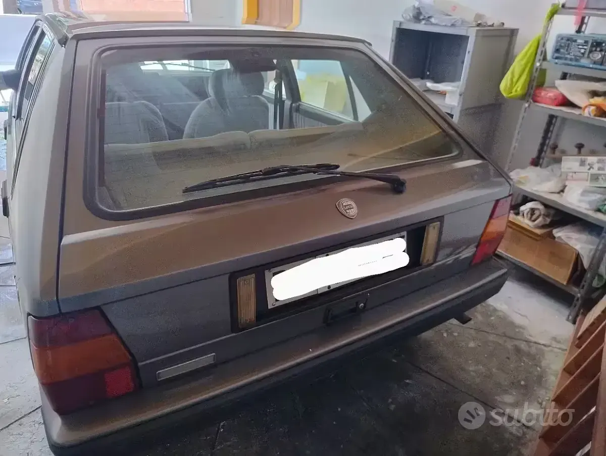 Usata Lancia Delta 75 CV (55 kW) 1990 Grigio Utilitaria