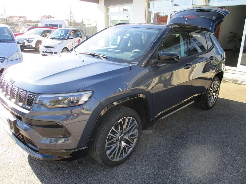 Usata Jeep Compass Summit 131 CV (96 kW) 2024 Blu SUV