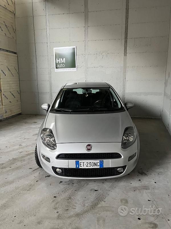 Usata Fiat Punto Lounge 77 CV (56 kW) 2014 Grigio Berlina