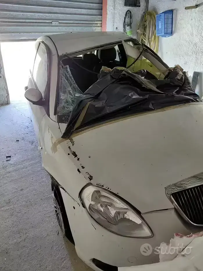 Usata Lancia Ypsilon 60 CV (44 kW) 2008 Bianco Utilitaria