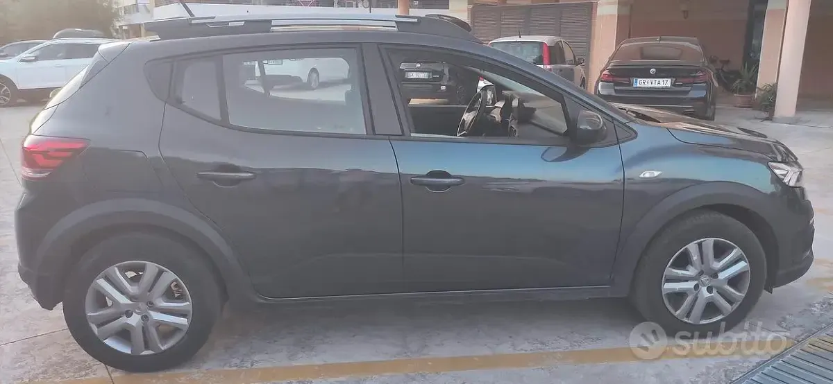 Usata Dacia Sandero Stepway 101 CV (74 kW) 2022 Grigio Berlina